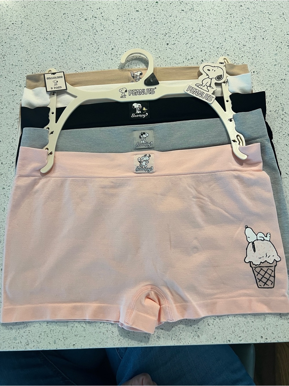 Peanuts women’s Underwear 5 Pack in Pink, Gray & Black with Snoopy Detail
